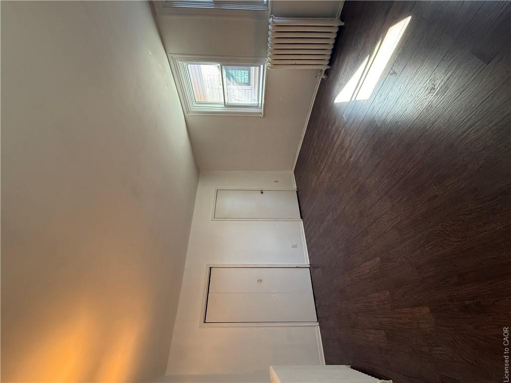 4-undermount-avenue-hamilton-ontario-40867183