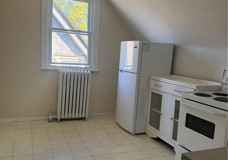 4-undermount-avenue-hamilton-ontario-40867183