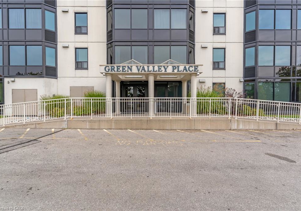 35-green-valley-drive-kitchener-ontario-40867315