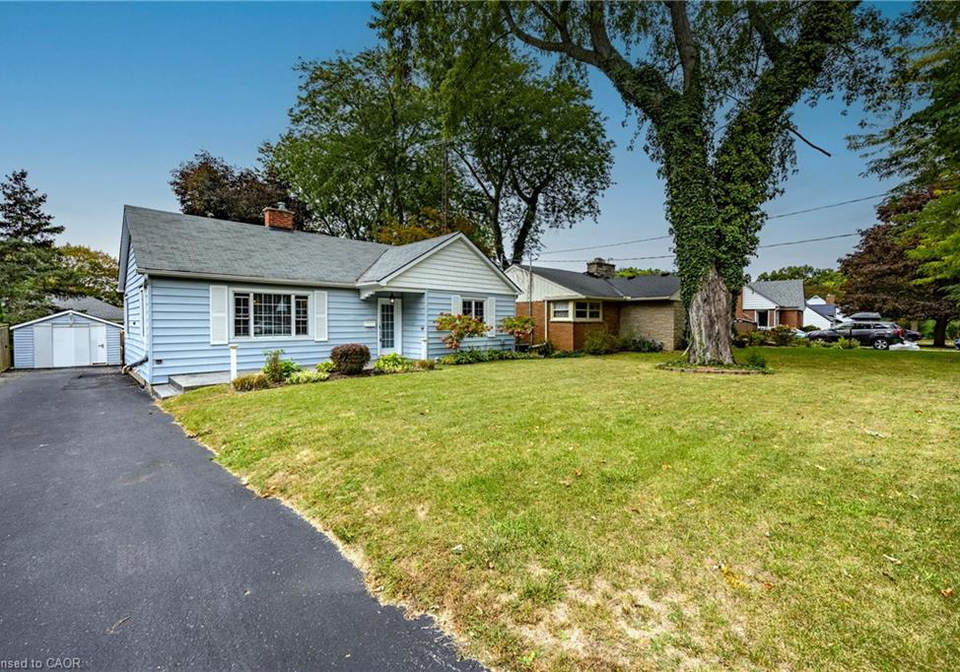 30-gibson-drive-simcoe-ontario-40867339
