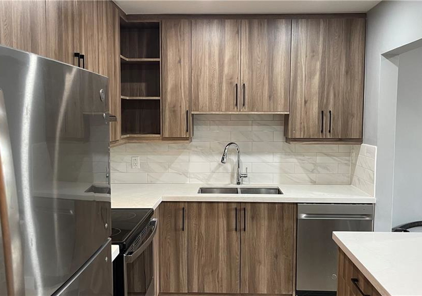1797-main-street-w-hamilton-ontario-40867353