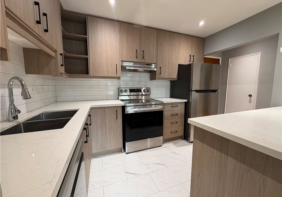 1797-main-street-w-hamilton-ontario-40867379