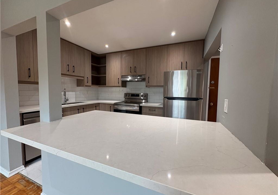 1797-main-street-w-hamilton-ontario-40867379