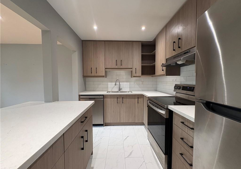 1797-main-street-w-hamilton-ontario-40867379