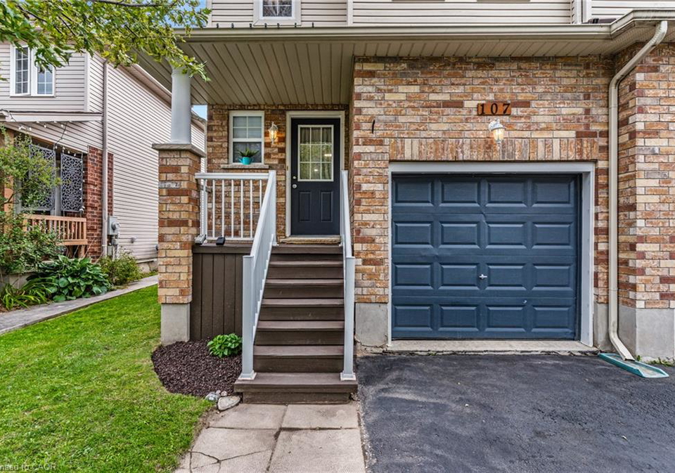 107-gibbons-drive-fergus-ontario-40867388