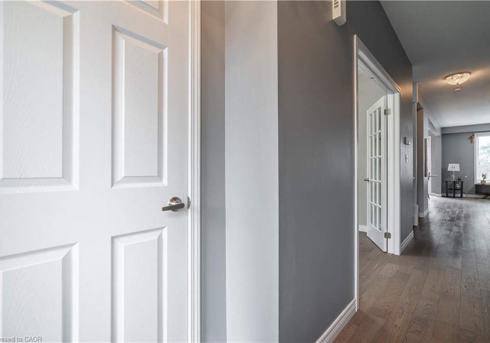 56-peer-court-hamilton-ontario-40867393