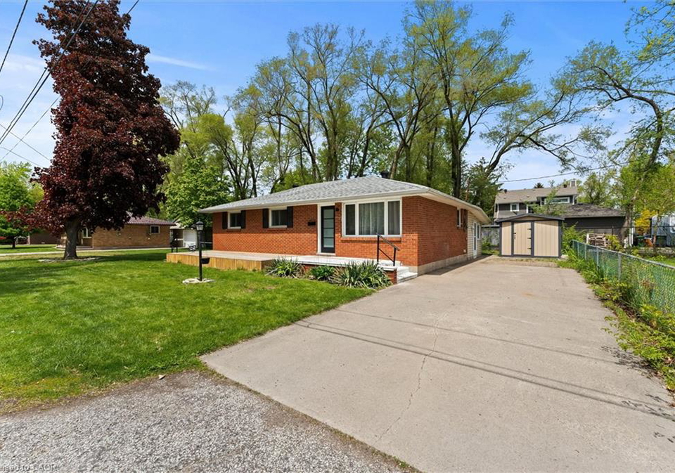 85-riverview-avenue-lasalle-ontario-40867455