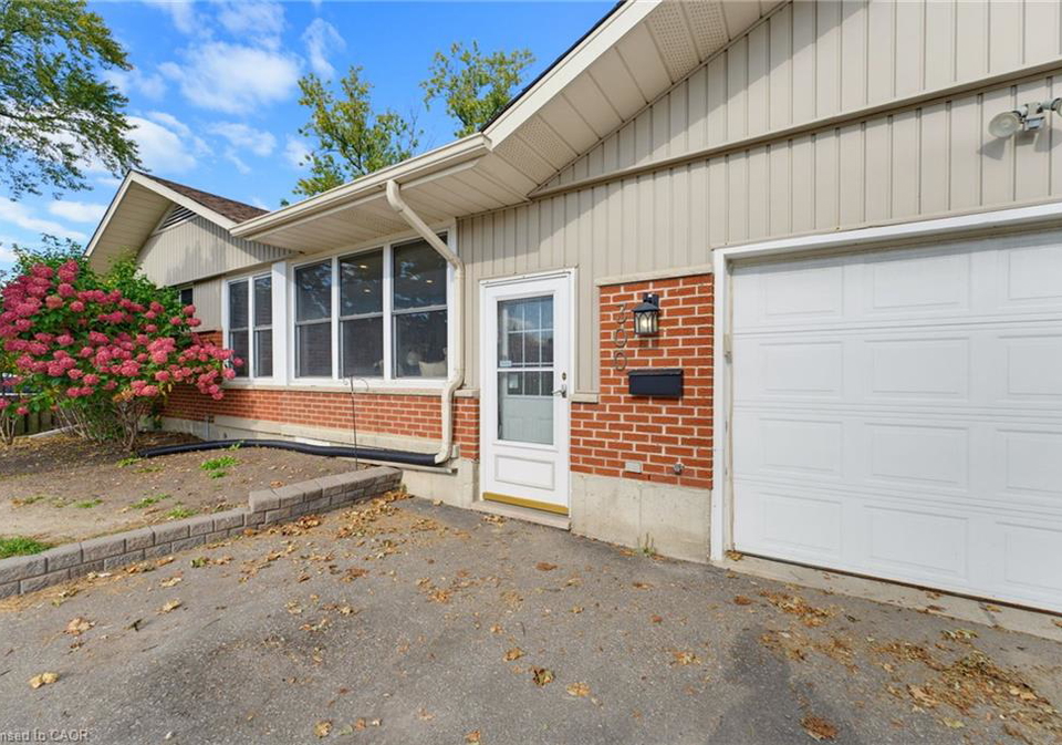 300-westmount-road-e-kitchener-ontario-40867580