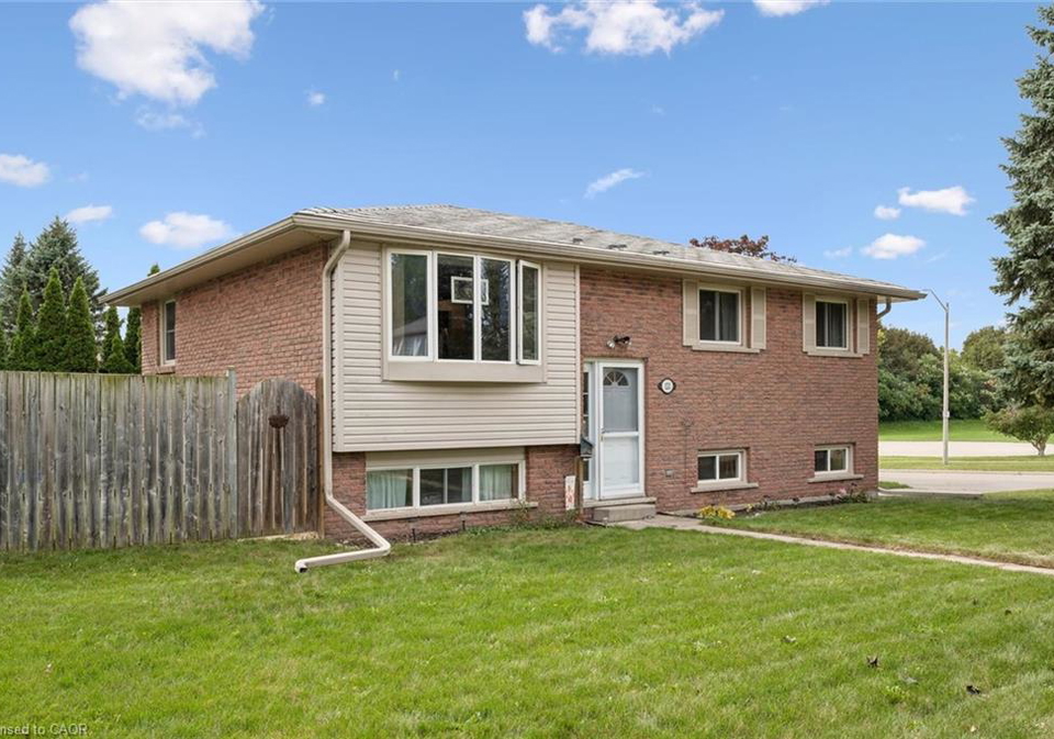 121-nathaniel-crescent-kitchener-ontario-40867624