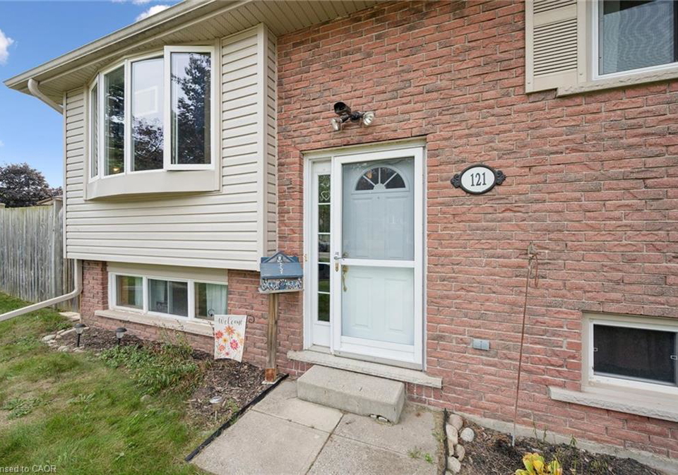 121-nathaniel-crescent-kitchener-ontario-40867624