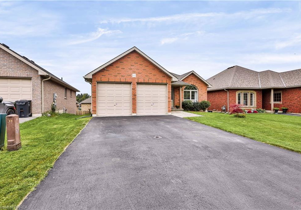 62-redbud-crescent-simcoe-ontario-40867740