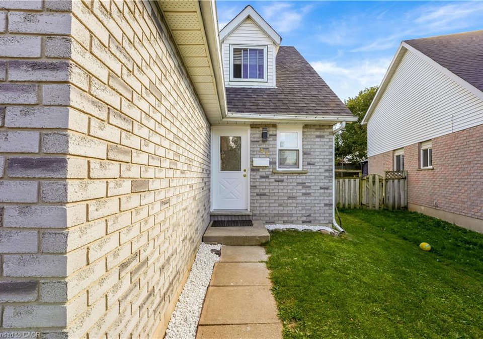 47-bushnell-drive-cambridge-ontario-40867756