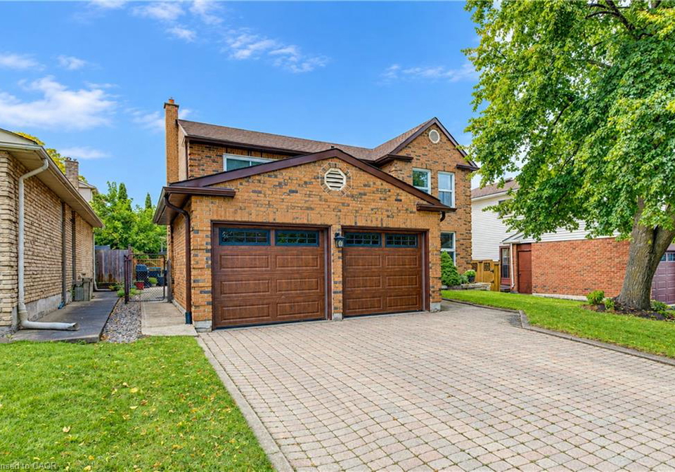 104-deerwood-crescent-kitchener-ontario-40867851
