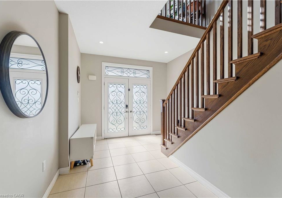 212-chartwell-circle-hamilton-ontario-40867952