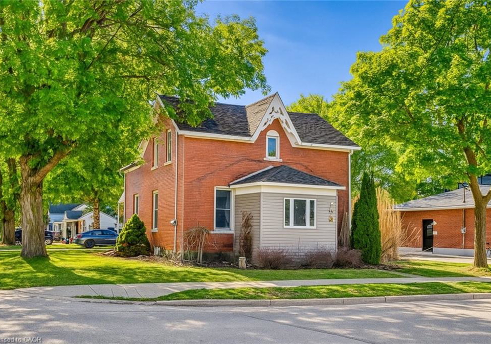 137-wellington-street-mitchell-ontario-40867972
