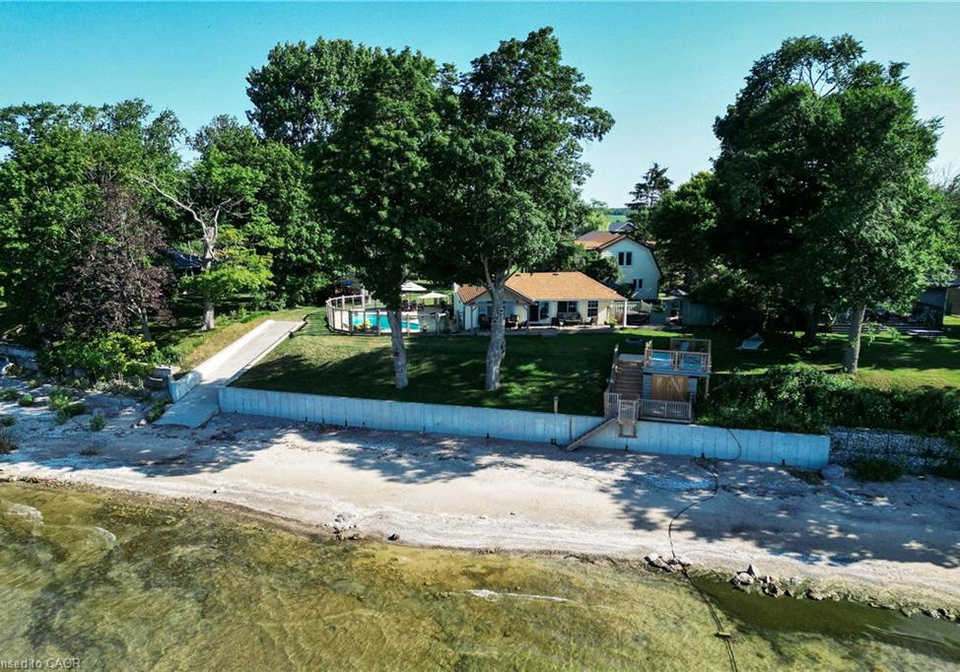34-hoover-point-lane-selkirk-ontario-40867991