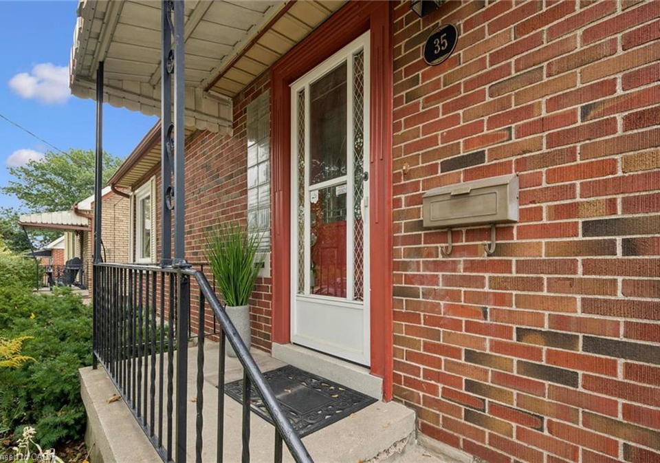 35-acacia-street-kitchener-ontario-40868160