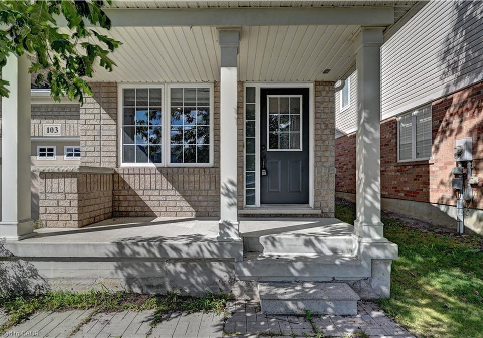 103-blackbird-circle-cambridge-ontario-40868247