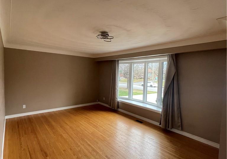 23-woodsview-avenue-grimsby-ontario-40868311