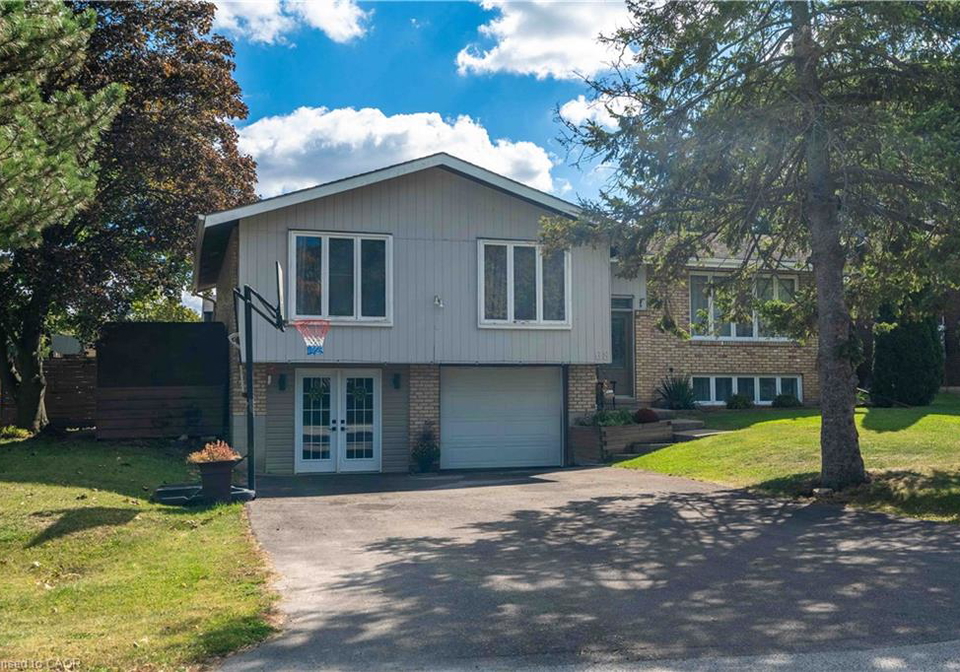 68-aberdeen-street-caledonia-ontario-40868392