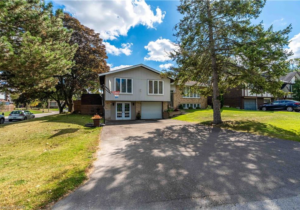 68-aberdeen-street-caledonia-ontario-40868392