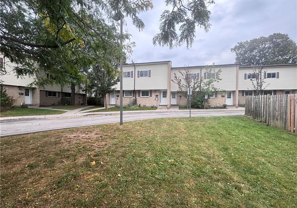 211-veronica-drive-kitchener-ontario-40868441