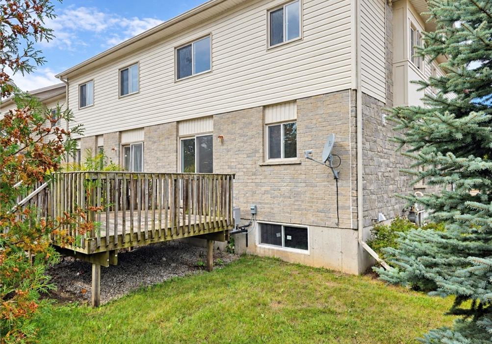 6-upper-mercer-street-kitchener-ontario-40868602
