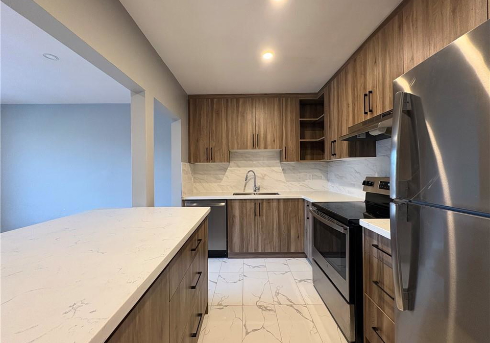 1797-main-street-w-hamilton-ontario-40868618
