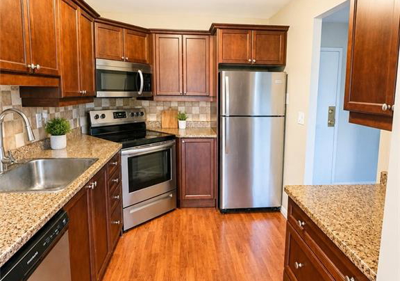 18-holborn-court-kitchener-ontario-40868687