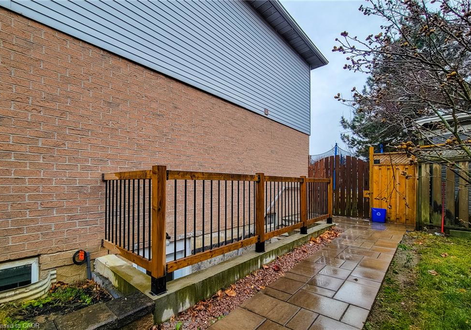 102-bonaparte-way-hamilton-ontario-40868728