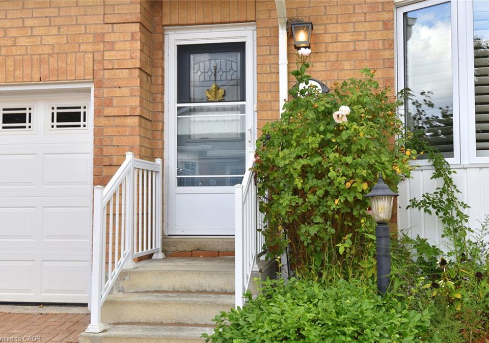 157-silverbirch-boulevard-hamilton-ontario-40868793