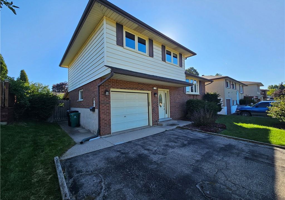 8-coventry-drive-kitchener-ontario-40868812