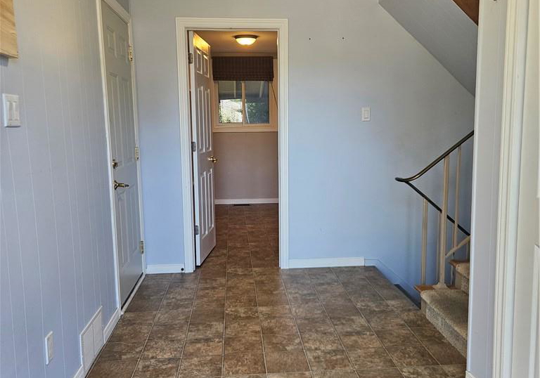 8-coventry-drive-kitchener-ontario-40868812