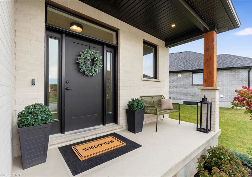 50-heron-point-lane-breslau-ontario-40868981